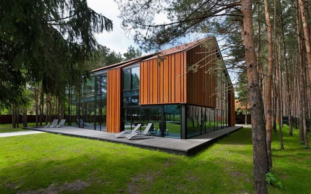 “Скляний” будинок в Карпатах